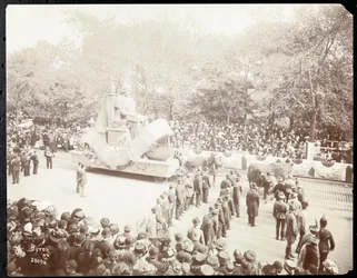 View of the Crowd and a Horsepulled Float at the Parade of the Hudson Fulton Celebration, New York, September 1909